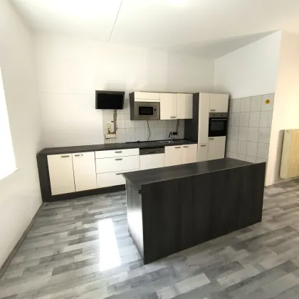 Elegante Altbau-Wohnung mit ca. 254 m² Wohnfläche mit Balkon und Terrasse im Zentrum von Völkermarkt - Bild 3