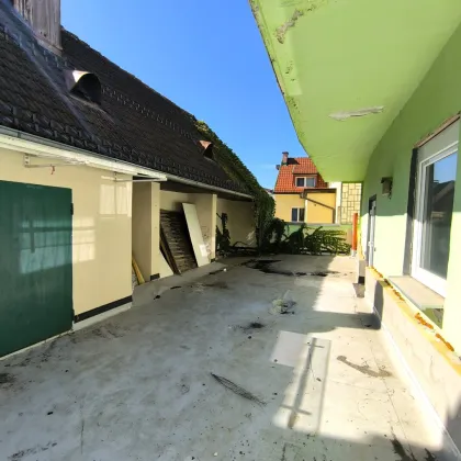 Günstiges Ateliergebäude zu Renovieren mit ausbaufähigem Dachboden und 90 m² Terrasse im Zentrum von Völkermarkt! - Bild 2