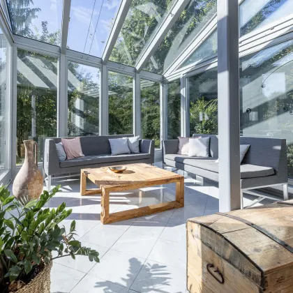 PREMIUM Wohnen am Mondsee - Seenähe - Haus im Haus - 270 m² Wohnfläche, Wintergarten, Eigengarten und Garage - Bild 3