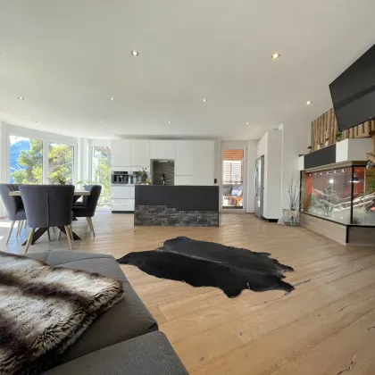 Telfs: Modernes Doppelhaus mit Garten & traditionellem Kranebitter-Haus als zweiter Einheit - Bild 2