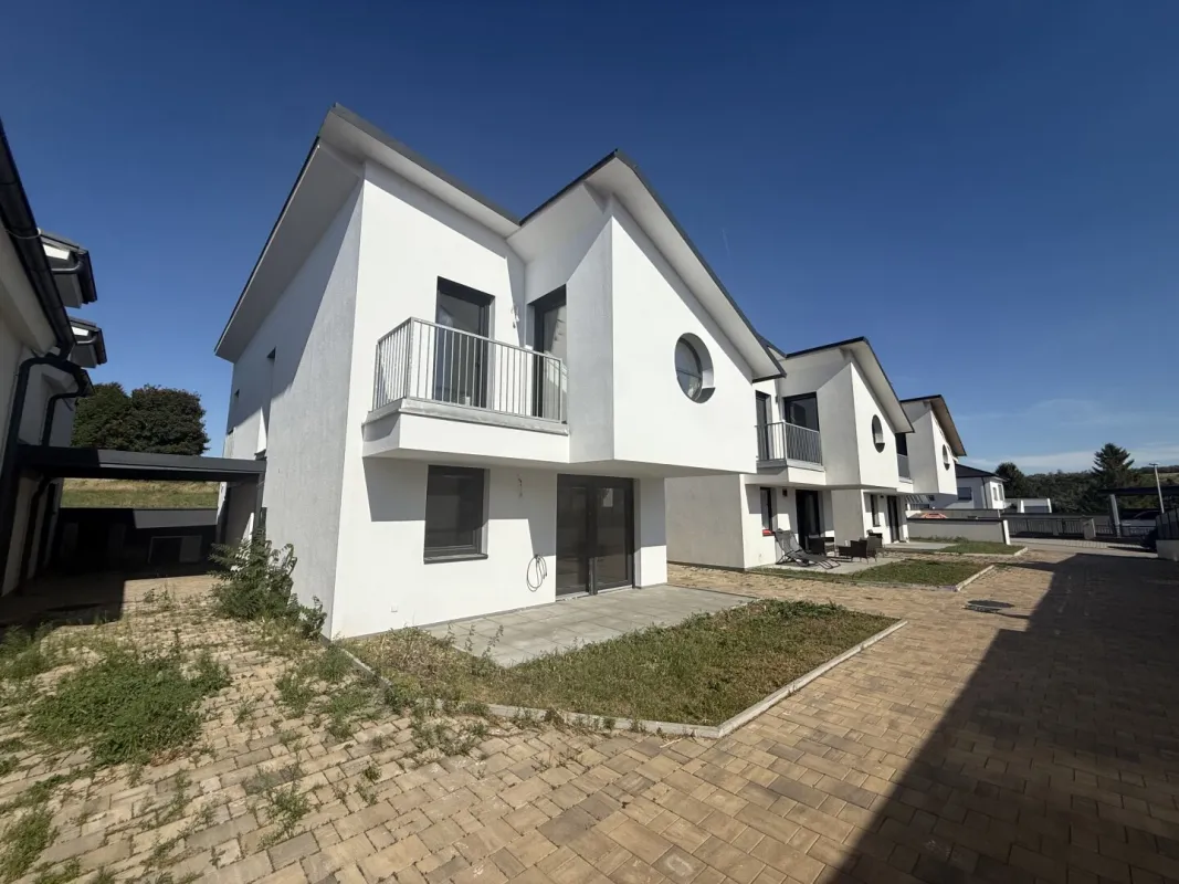 Modernes Reihenhaus in Neusiedl am See - Bild 1