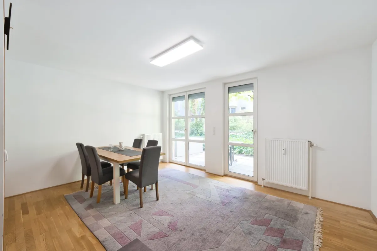 Stilvolle 2,5-Zimmer-Wohnung mit Terrasse – zentral gelegen, dennoch herrlich ruhig! - Bild 1