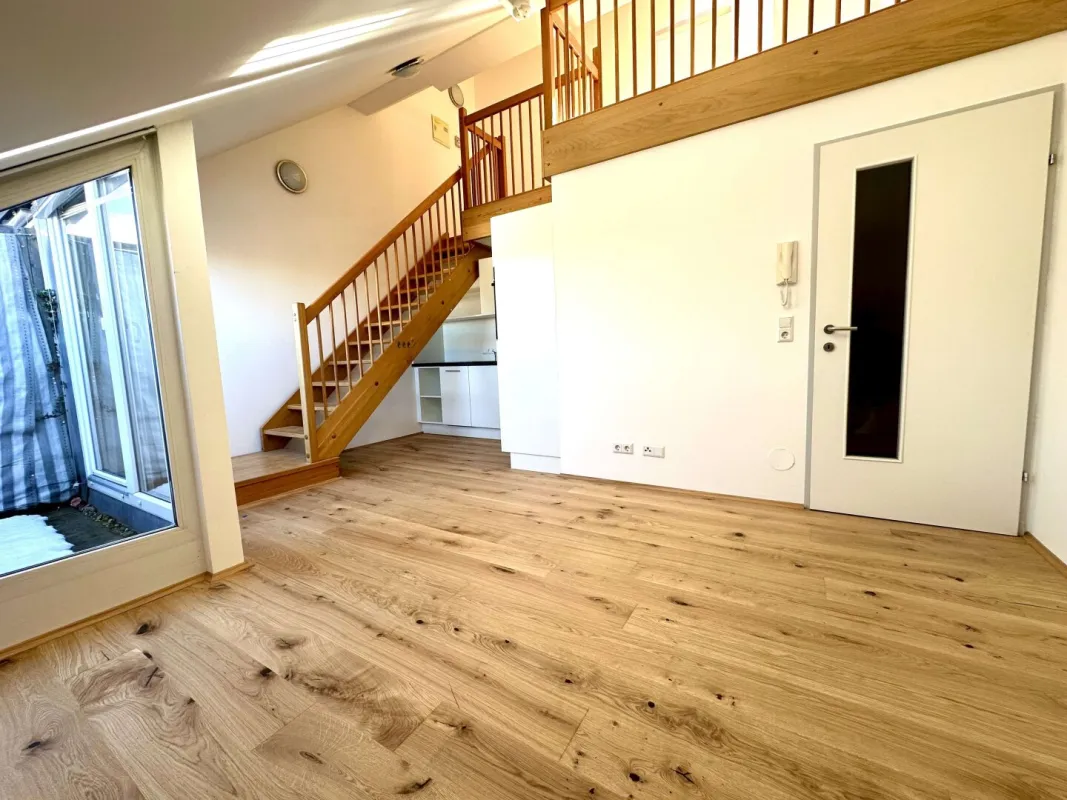 Sonnige Maisonette mit Dachterrasse und 3 Zimmer in absoluter Bestlage direkt gegenüber der Karl-Franzens-Universität - Erstbezug nach Sanierung! - Bild 1