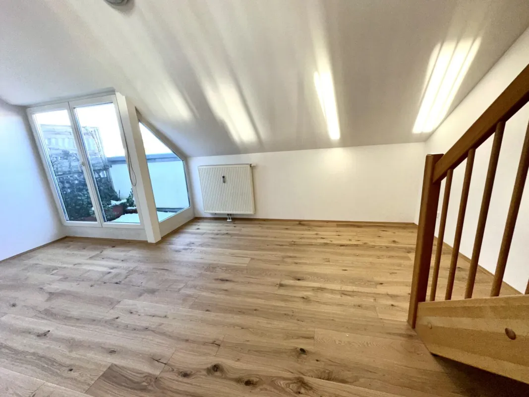 Wunderschön generalsanierte geräumige Maisonette mit Dachterrasse in absoluter Bestlage direkt gegenüber der Karl-Franzens-Universität - Bild 1