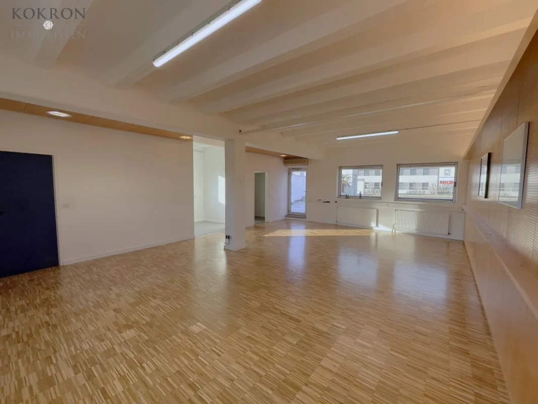 Helles Büro im Dachgeschoß mit eigener Terrasse - all-inclusive Miete - Bild 1