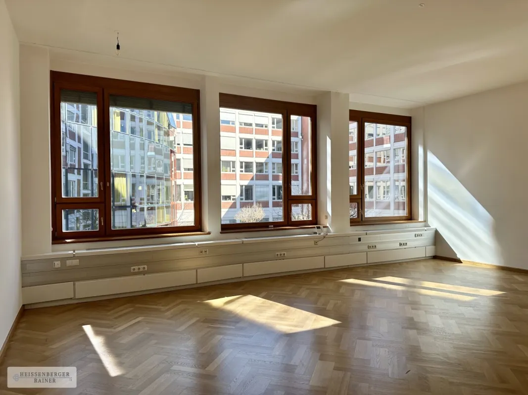 HELLES, FLEXIBLES BÜRO /// SOFORT EINZUGSBEREIT - Bild 1