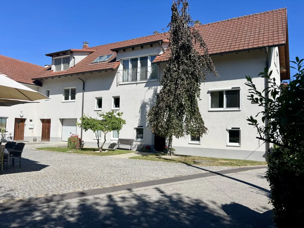 Stadt, Stil & Seltenheit - Historische Liegenschaft in Linz-Urfahr - Bild 1