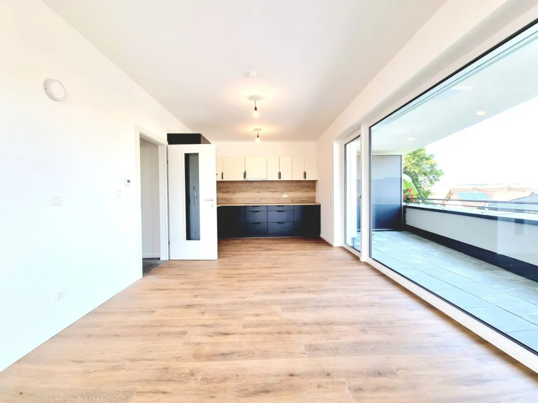 Exklusive 3-Zimmer Wohnung | 68 m² + 22 m² Balkon | Carport inkludiert | € 899 Gesamtmiete - Bild 1
