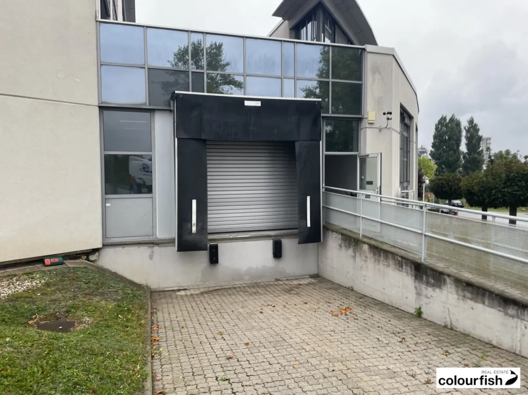 Attraktive EG-Servicefläche mit eigener LKW Laderampe in Flughafennähe - Bild 1