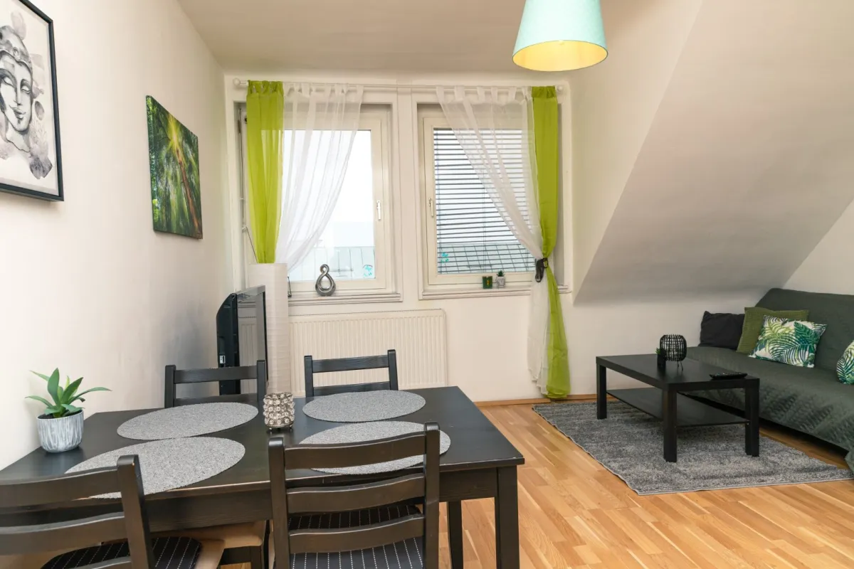 Vollmöblierte Dachgeschoss-3-Zimmer-Wohnung Nähe WU/ WG geeignet - Bild 1