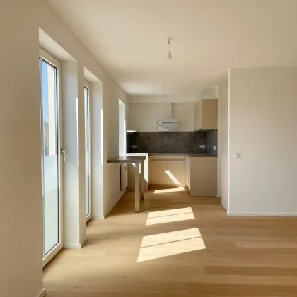 Stilvolles Wohnen in toller Lage – Helle 3-Zimmer-Wohnung mit ca. 88 m² - Bild 3