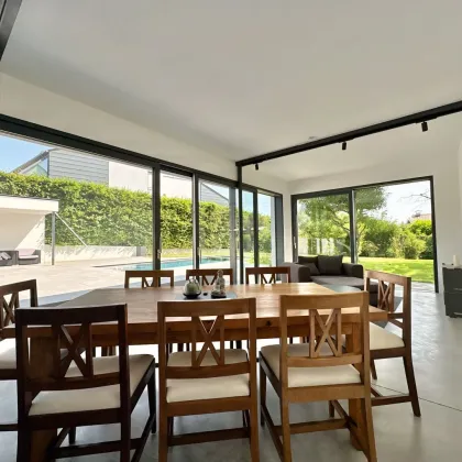 Schicke moderne Villa in Brunner Bestlage mit Skylineblick auf Wien I Salzwasserpool I Designerküche I Lift  uvm. - Bild 3