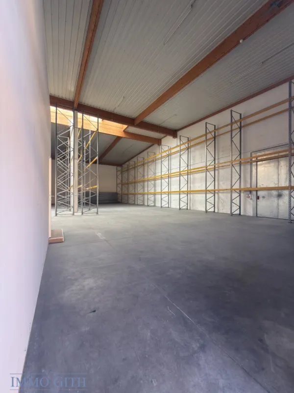 889 M² LAGERHALLE MIT MODERNEM KLIMABÜRO IN 1230 WIEN (TALPAGASSE 6, HALLE 7) – TOP LAGE BEI DER U6 & AUTOBAHN! - Bild 1