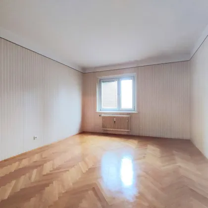 WILLKOMMEN IN UNTERSIEVERING! 3-Raum Wohnung mit Balkon und allerhand Potenzial! - Bild 2