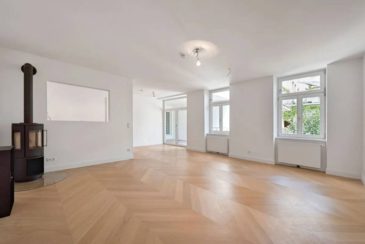 Stilvolle Altbauwohnung mit herrlicher Terrasse & Loggia – in Toplage direkt beim Naschmarkt - Bild 1