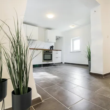 Kleines Haus. Erstbezug nach Sanierung! Bezugsbereit mit eigenem Brunnen und kleinem Grundstück. Minibetriebskosten!!! - Bild 2