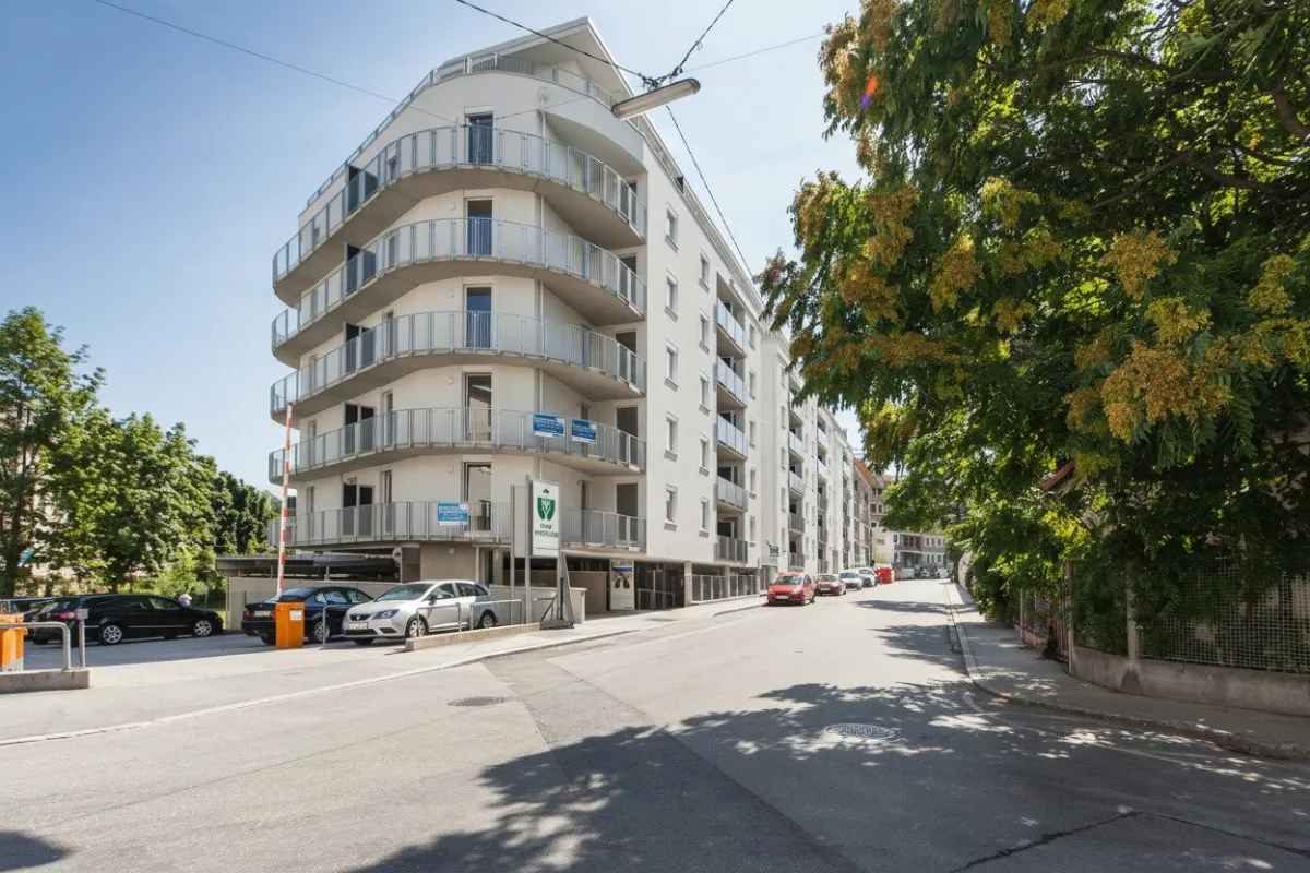 Ideal für Vorsorge - Neuwertige 2-Zimmer-Wohnung mit Loggia inkl. Tiefgarage! - Bild 1
