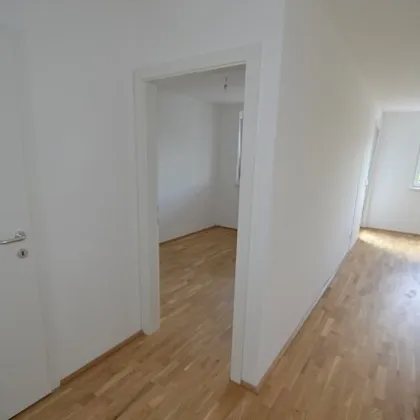 Ideal für Vorsorge - Neuwertige 2-Zimmer-Wohnung mit Loggia inkl. Tiefgarage! - Bild 3