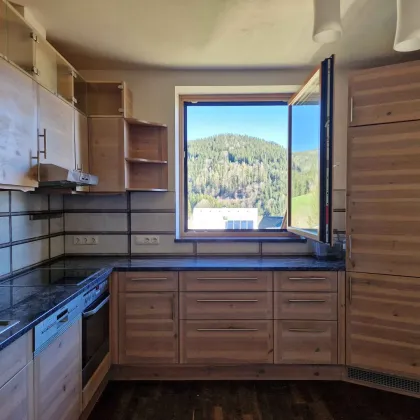 Gepflegte 3-Zimmer Wohnung mit südseitiger Loggia und Blick ins Grüne und Garage - Bild 2