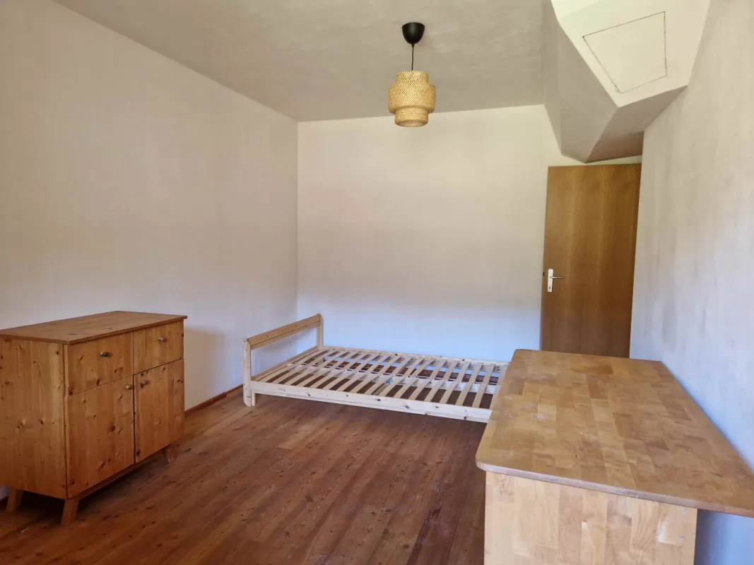 2-Zimmer Wohnung mit südseitiger Loggia und Blick ins Grüne und Garage - Bild 1