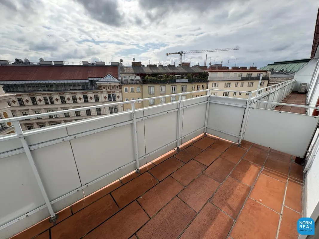 Dachgeschosswohnung mit Terrasse Nähe Oper - Bild 1
