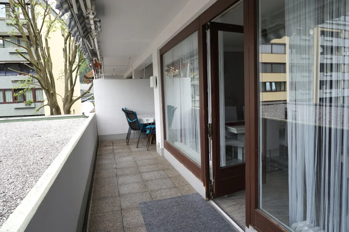 SCHWAZ: Großzügige 4-Zimmer-Wohnung mit Loggia und Balkon - Bild 1