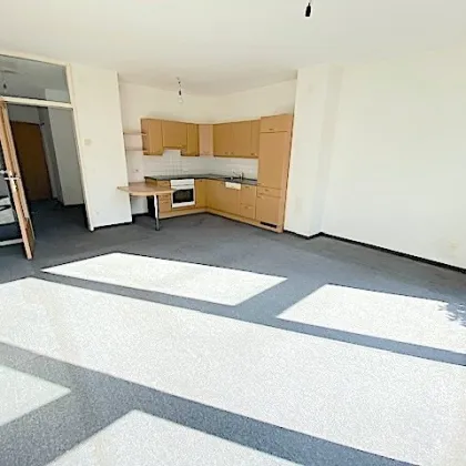 LETZTER PREIS! PROVISIONSFREI VOM EIGENTÜMER! RUHIGE 2-ZIMMER WOHNUNG MIT KÜCHE IN DER SAILERÄCKERGASSE! - Bild 3