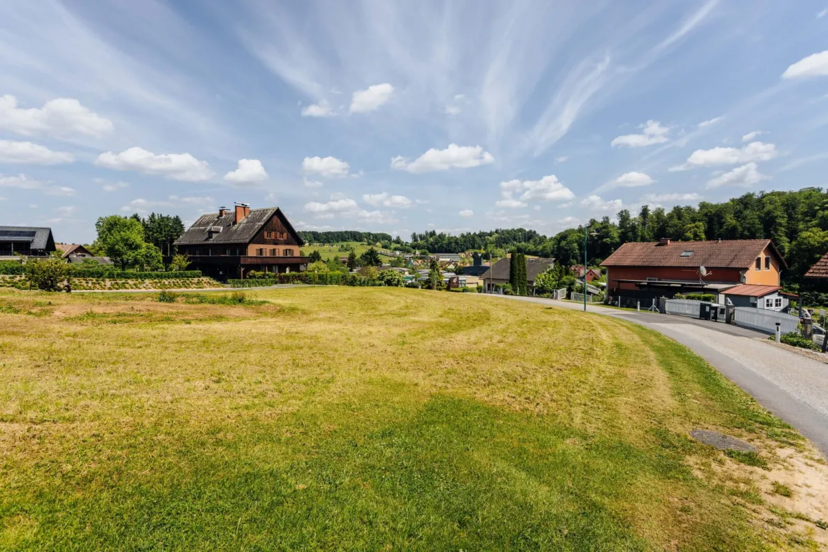 Bauland mit Aussicht: Ihr Platz in Ehrenhausen an der Weinstraße! - Bild 1