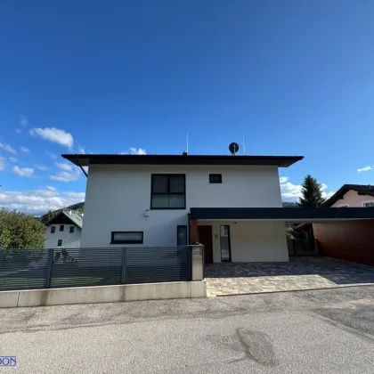 8685 Steinhaus am Semmering, 174m² Wohnfläche, 591m² Grundstück, Terrasse, Garage, Carport, Wellnessbereich, Photovoltaikanlage, Erdwärmeheizung, modern möbliert, einzigartiger Topzustand! Kaufpreis € 795.000,-- - Bild 2