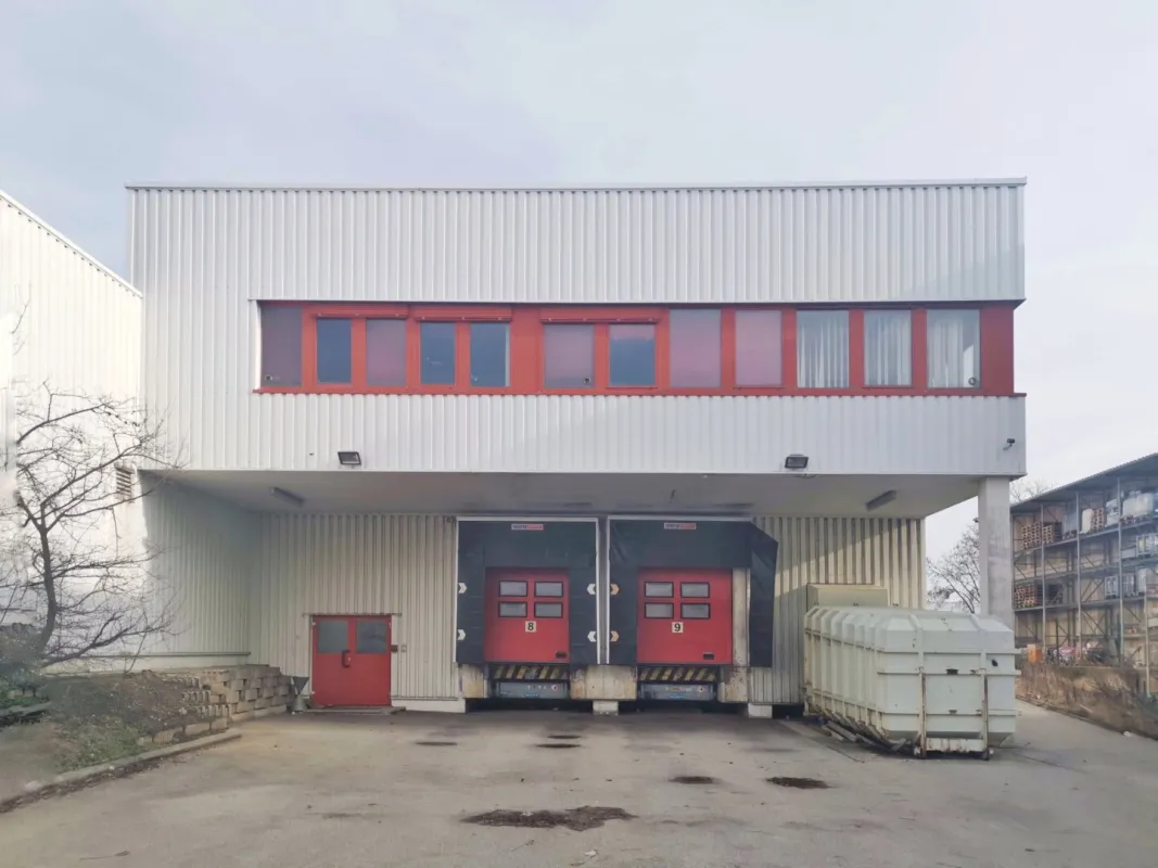 Eigenständiges Lagerhaus mit Bürofläche in bester Lage direkt auf der Richard-Strauss-Strasse! - Bild 1