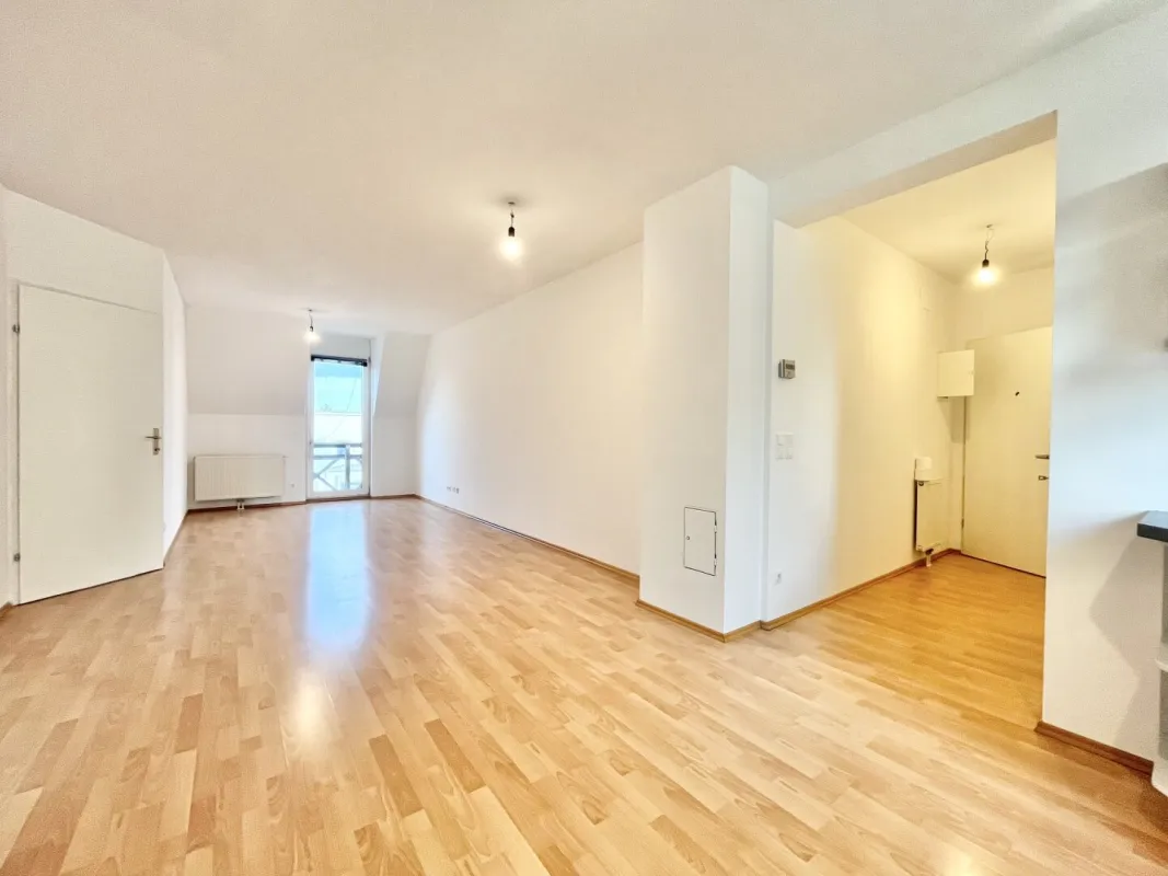 Charmante 2-Zimmer Wohnung mit Balkon und Lift - Bild 1