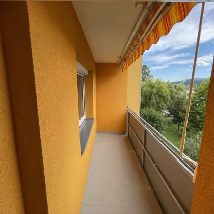 Ruhig gelegen, Single- oder Pärchenwohnung, neu saniert, zentrumsnah, mit Loggia! - Bild 2