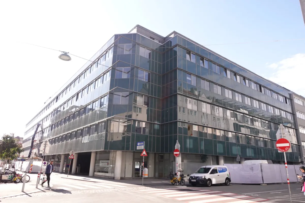 Garagenplätze gleich bei U4/U6 Längenfelgasse - Bild 1