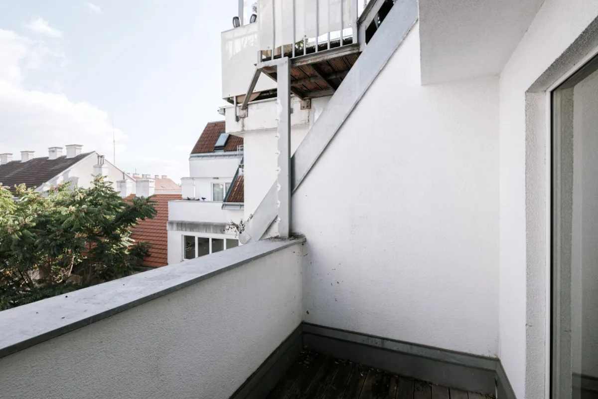 Ruhige 3-Zimmer-Dachgeschoßwohnung mit TERRASSE - PROVISIONSFREI - Bild 1