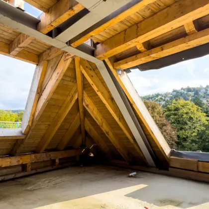 Investment am Wolfersberg · Architektur & Natur vereint! 18 Einheiten, 26 Garagenplätze, Dachgärten mit Pool – Waldpanorama ! - Bild 2