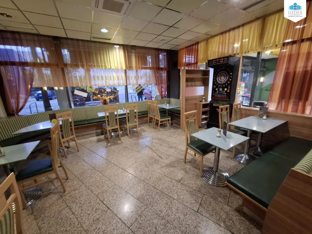 Gemütliches Cafe mitten im Geschehen! - Bild 1