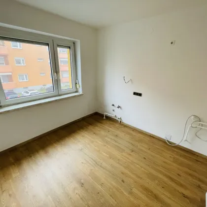 Sofortbezug! Wohlfühlwohnung, sanierte Wohnung, große Loggia! - Bild 3