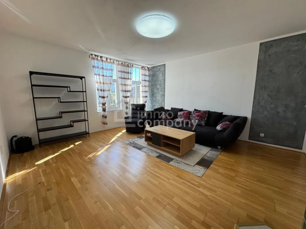 Großzügige 6-Zimmer-Altbauwohnung • 123 m² • Terrasse & Balkone - Bild 1