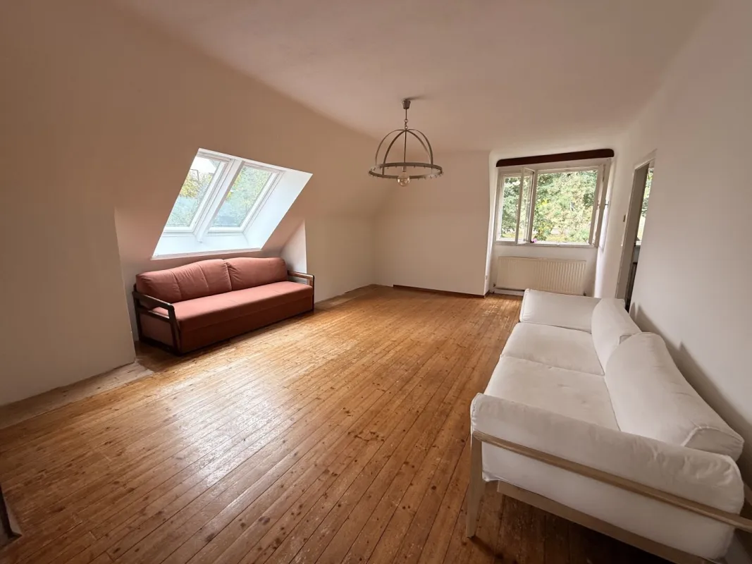 Charmante Dachgeschoßwohnung am Fuße des Anningers - Bild 1