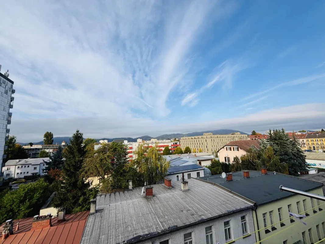 Leben oder Vermieten in Graz: Helle Wohnung mit Balkon & Fernblick - Bild 1