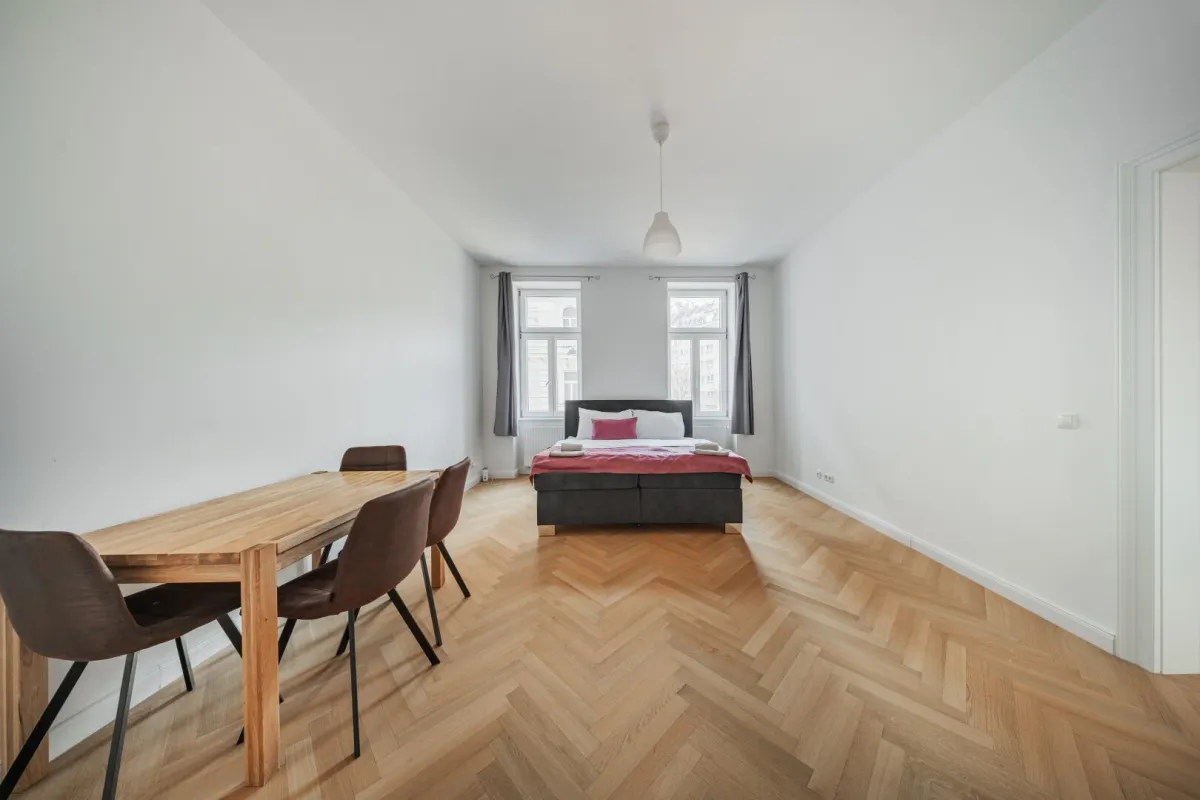GUT AUFGETEILTE 2 ZIMMER WOHNUNG AUF DER WIEDNER HAUPTSTRASSE - Bild 1