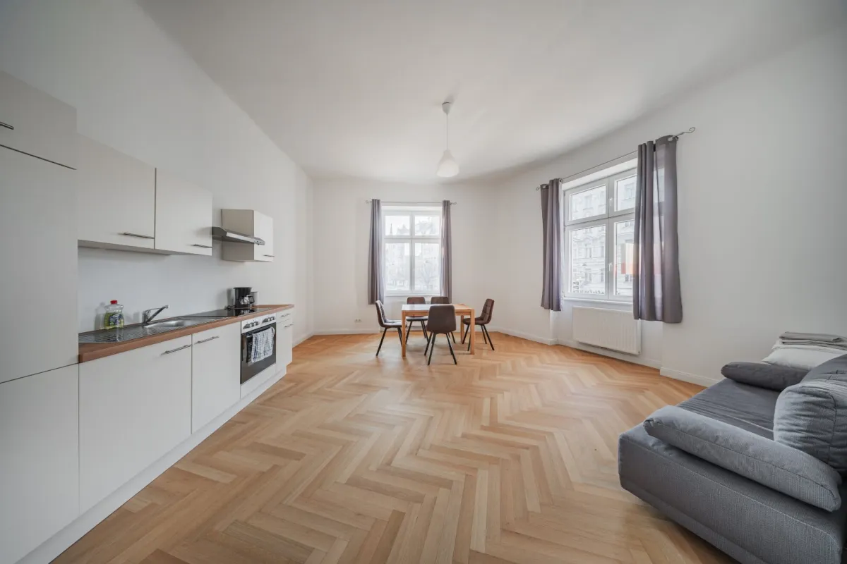 HOCHWERTIG RENOVIERTE 3 ZIMMER ALTBAUWOHNUNG  AUF DER WIEDNER HAUPTSTRASSE - Bild 1