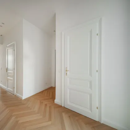 EXKLUSIVE 3-ZIMMER-WOHNUNG MIT 2 BADEZIMMERN UND ZEITLOSEM DESIGN AUF DER WIEDNER HAUPTSTRASSE - Bild 2