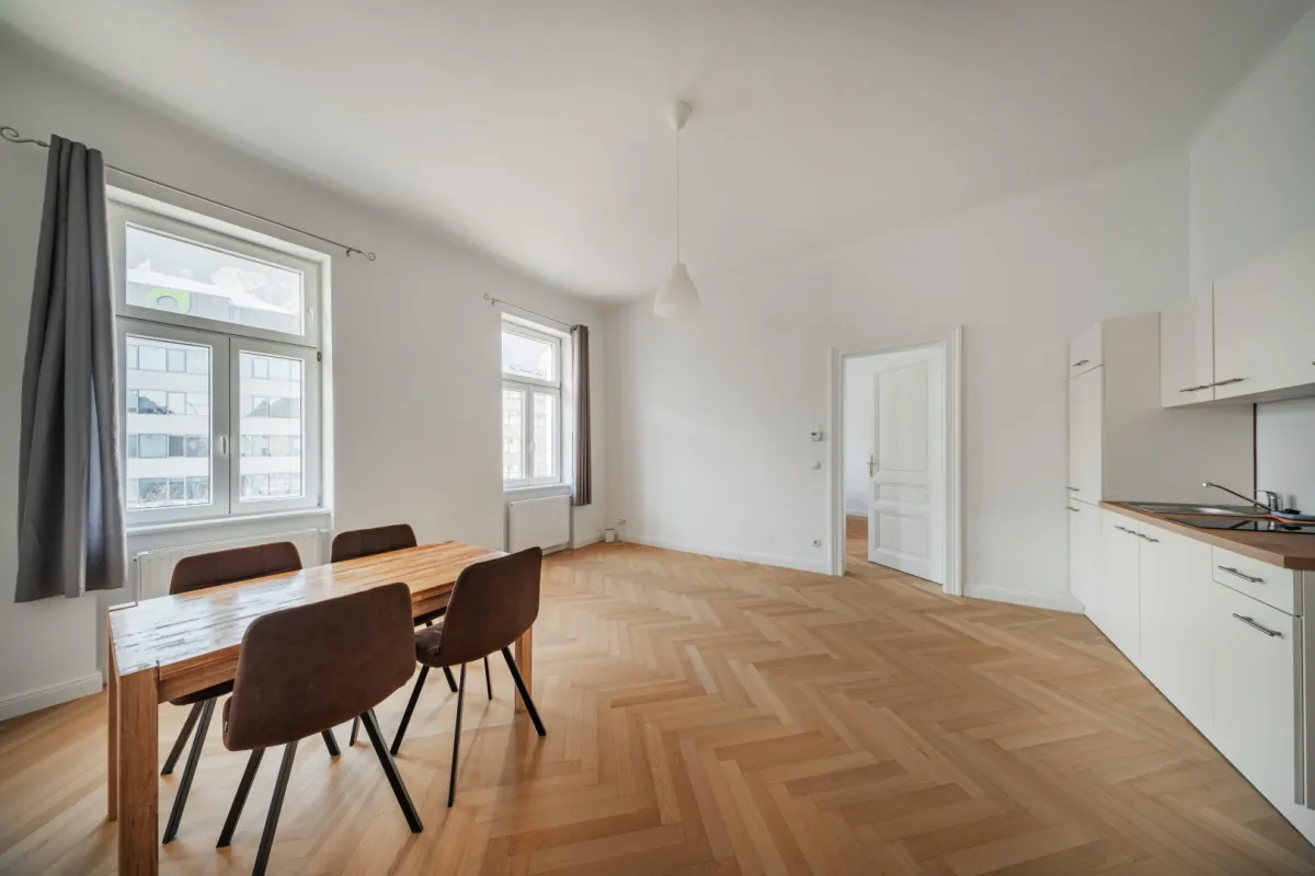 EXKLUSIVE 3-ZIMMER-WOHNUNG MIT 2 BADEZIMMERN UND ZEITLOSEM DESIGN AUF DER WIEDNER HAUPTSTRASSE - Bild 1