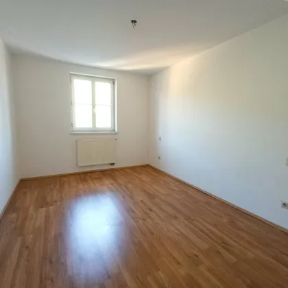 4-Zimmer-Wohnung in Seekirchner Zentrumslage zur Miete - Bild 2