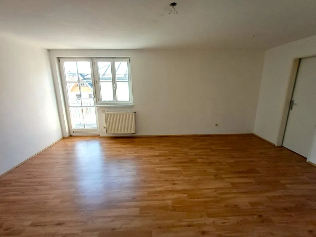 4-Zimmer-Wohnung in Seekirchner Zentrumslage zur Miete - Bild 1
