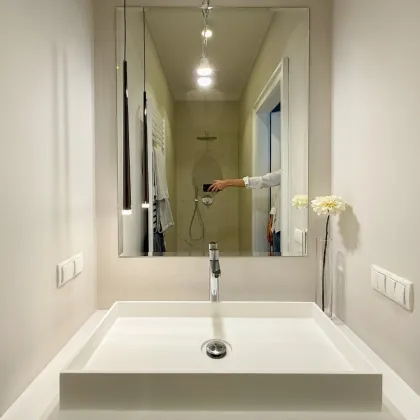 EIN MEISTERWERK DES ALTBAU-CHARMES – NEU SANIERTE 3-ZIMMER TRAUMWOHNUNG IN BEGEHRTER LAGE NÄHE U6 JÄGERSTRAßE - 20. BEZIRK - Bild 2