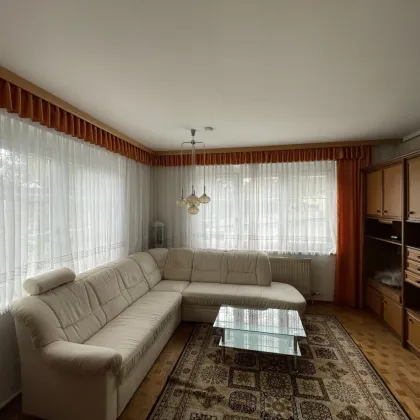 SEHR GEPFLEGTES EINFAMILIEN-HAUS MIT SCHÖNEM GARTEN -- LOGGIA/GARAGE -- RUHELAGE! - Bild 3