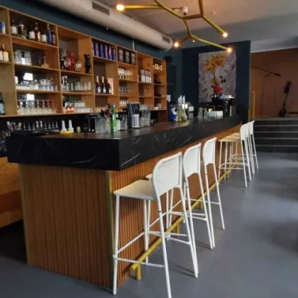 Top-Restaurant & Bar in Bestlage – komplett eingerichtet und sofort startklar - Bild 2
