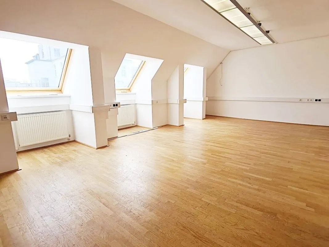 ZIEGLERGASSE bei FUZO Mariahilfer Straße, 141 m2 Bürofäche, 3 Zimmer, Serverraum, Küche, Klimaanlagen, Dachgeschoß - Bild 1